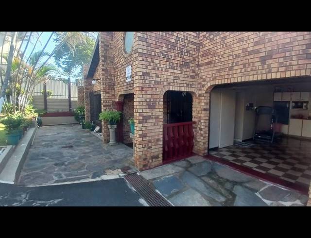 4 BEDROOM HOUSE FOR SALE IN SHALLCROSS